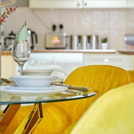 Stylish 2 BR in Clifton - Garden Appartement Bristol Buitenkant foto