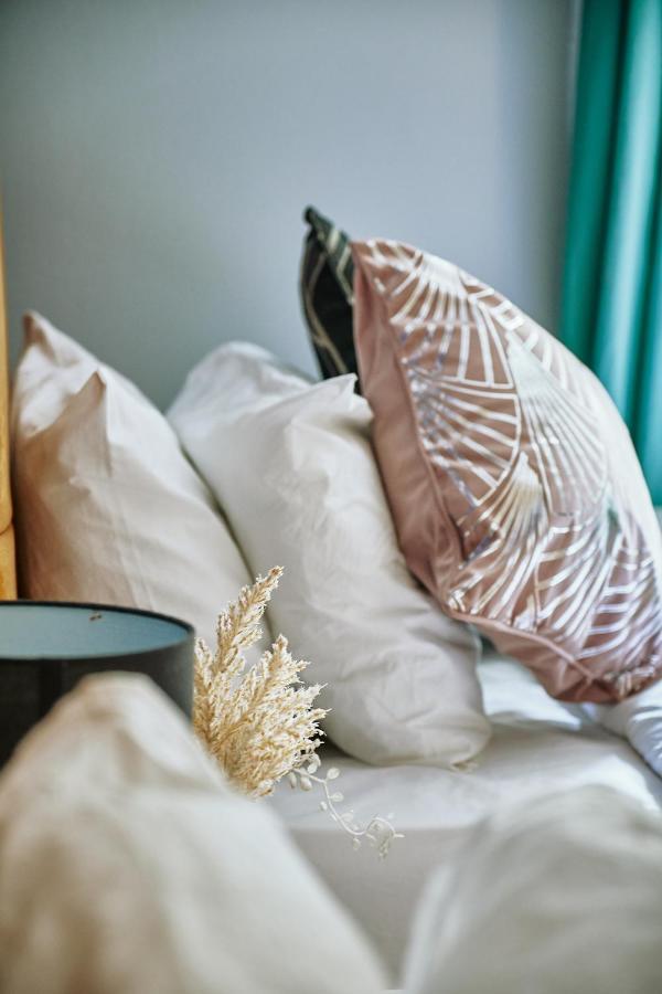 Stylish 2 BR in Clifton - Garden Appartement Bristol Buitenkant foto
